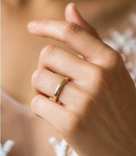 Classic women’s  wedding ring
