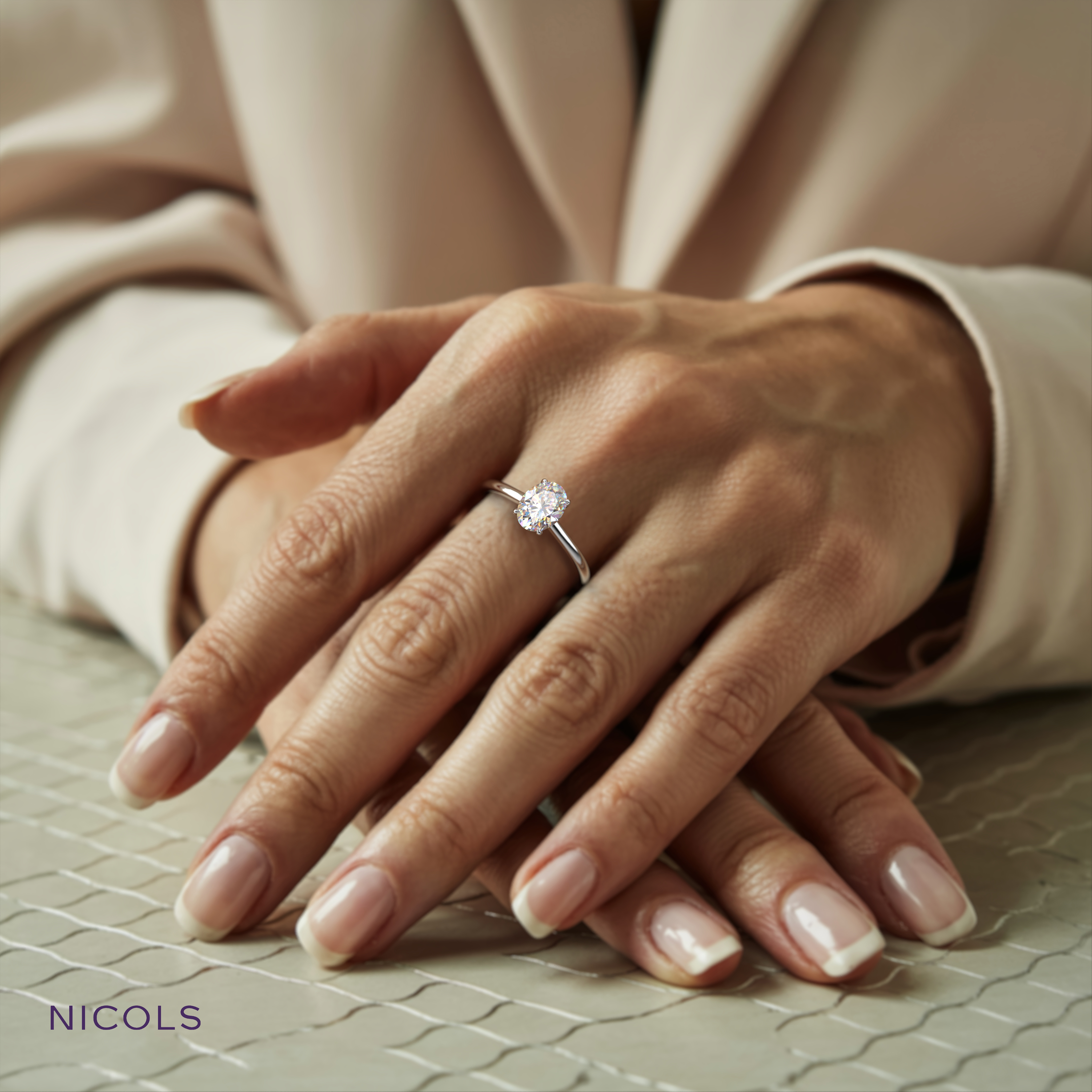 pt platinum  cathedral solitaire engagement ring for 0.70ct oval diamond